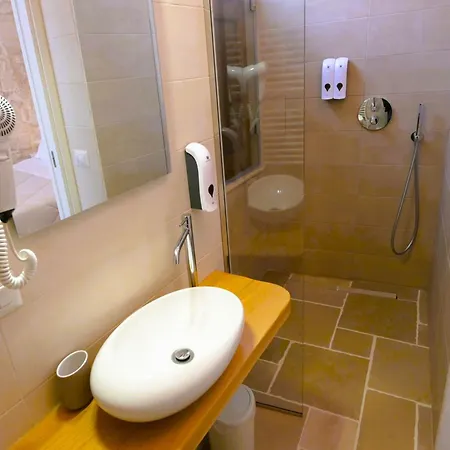 Arcobaleno בית הארחה לוקורוטונדו